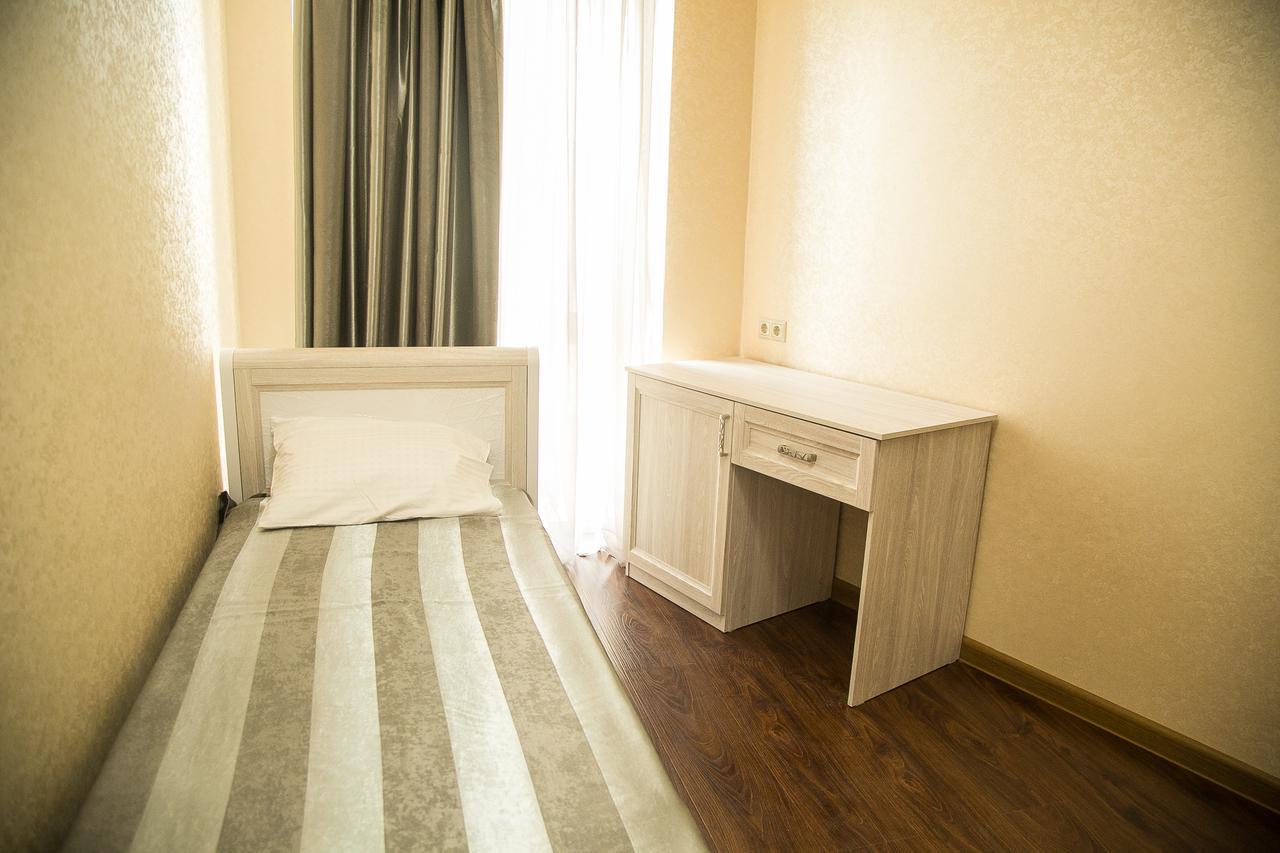 Gega Hotel Gagra Exterior photo