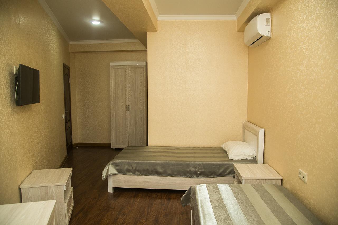 Gega Hotel Gagra Exterior photo