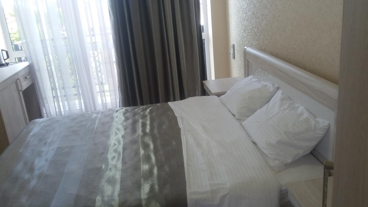 Gega Hotel Gagra Exterior photo