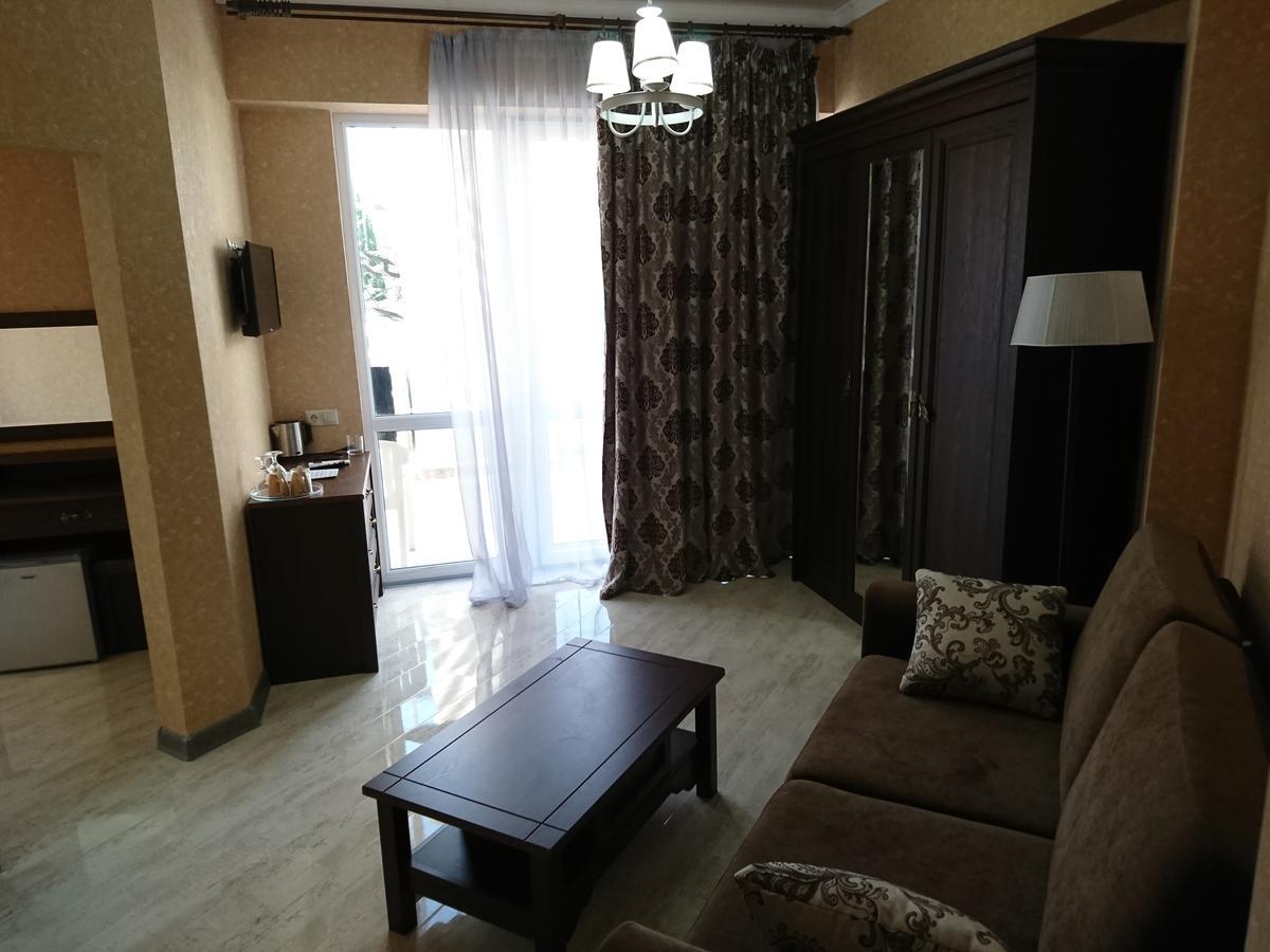 Gega Hotel Gagra Exterior photo