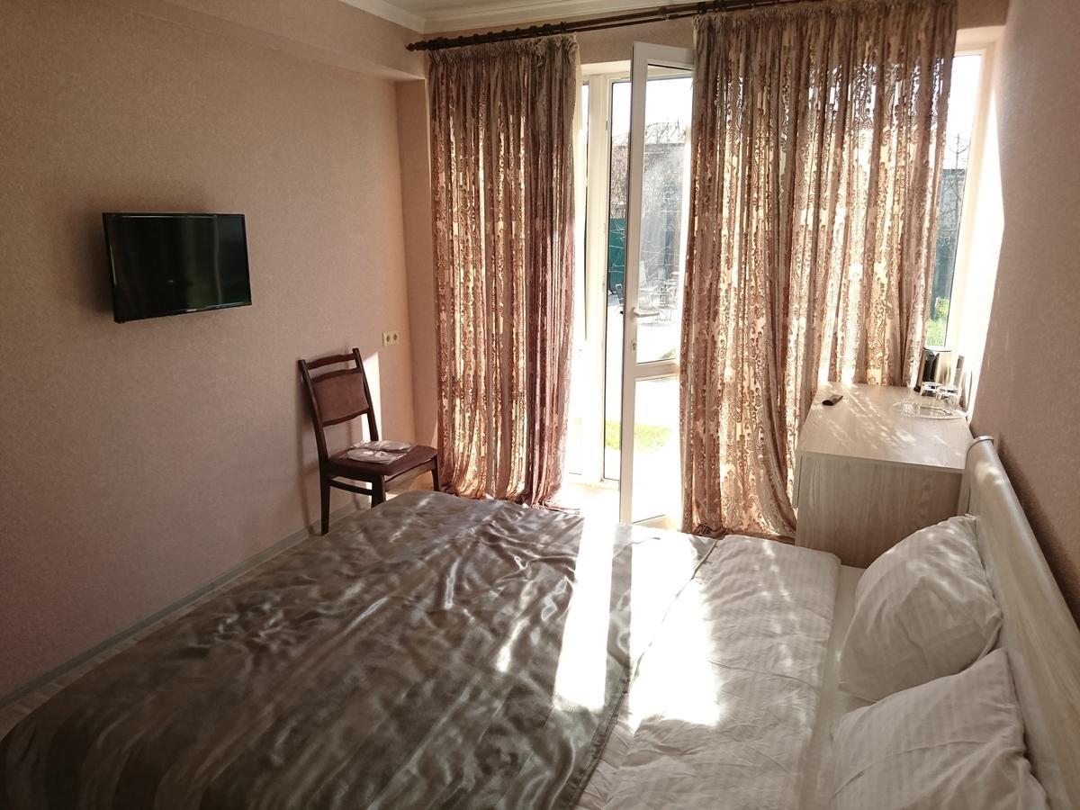 Gega Hotel Gagra Exterior photo