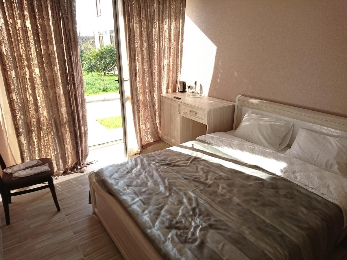 Gega Hotel Gagra Exterior photo