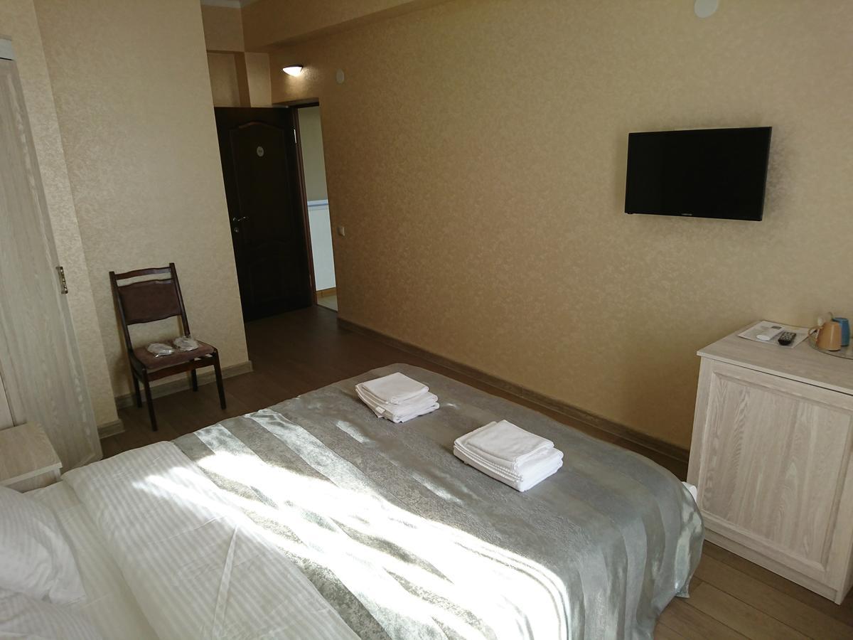 Gega Hotel Gagra Exterior photo