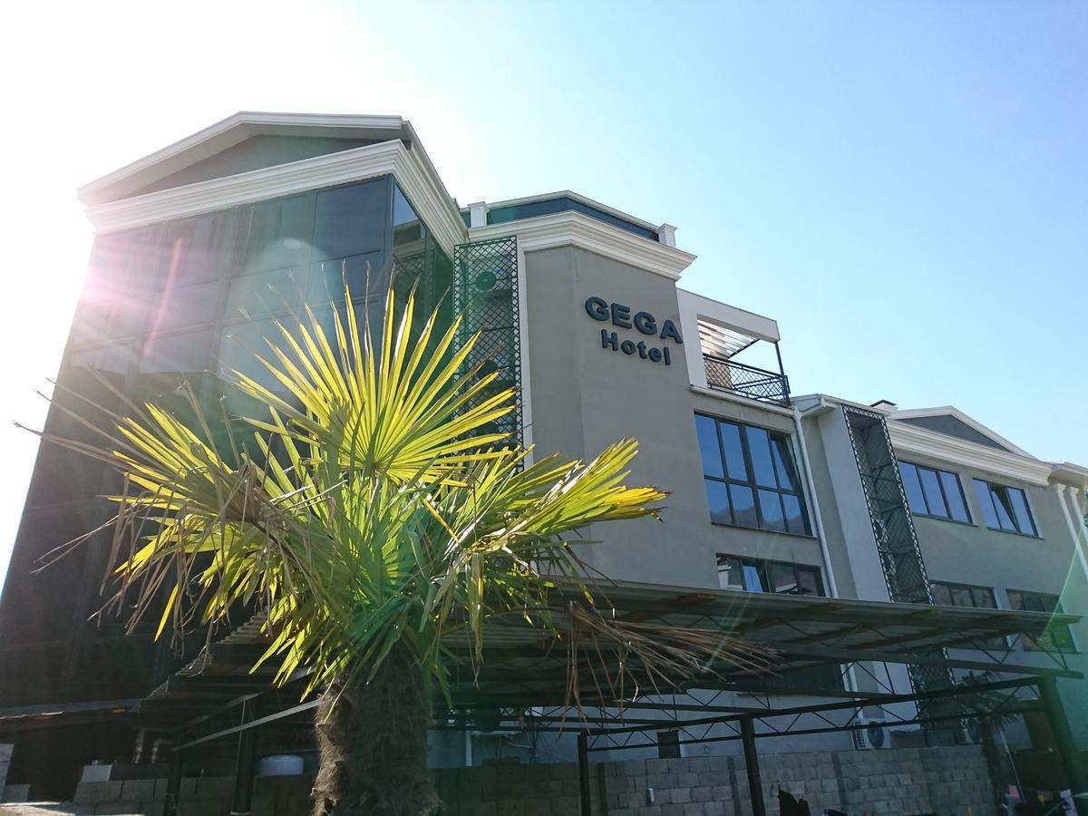 Gega Hotel Gagra Exterior photo